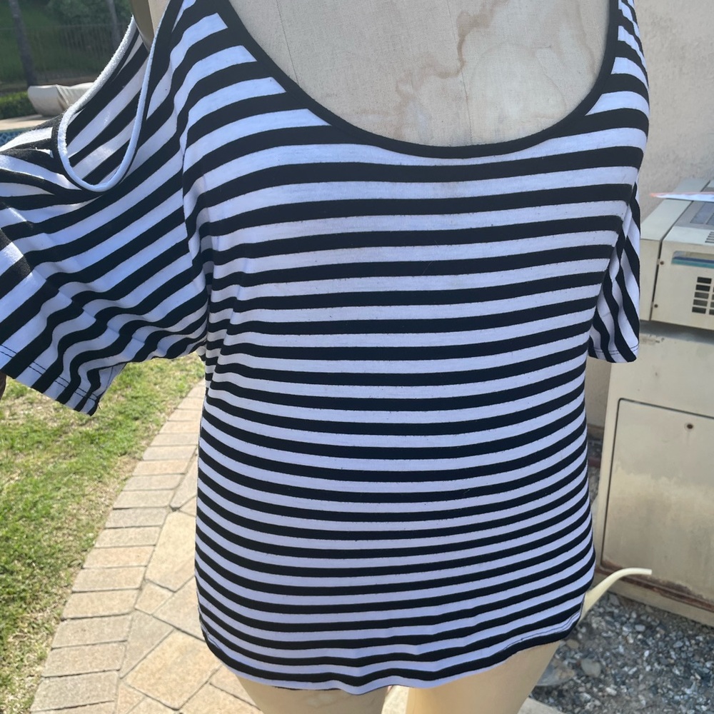 Cold shoulder top